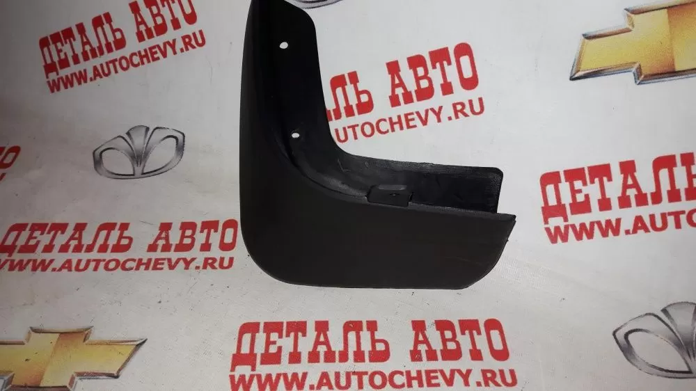 Брызговик задний левый Ланос  (APR аналог: 96303233)