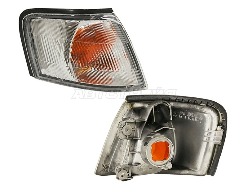 Габарит Nissan Primera Camino 95-97 (Справа) (DEPO: 215-1579R-UQ)