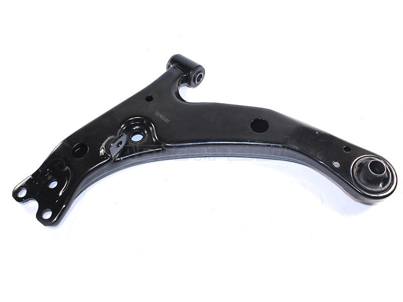 Рычаг нижний FR TOYOTA COROLLA /SPRINTER /CARIB 91-02 RH (SAT: ST-48068-12180)